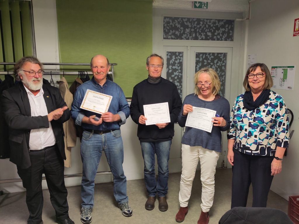 remise de diplômes : de gauche à droite : Georges WIRTZ, Denis BECK, Benoît ACKERMANN, Corinne PANCHAUD et Mme Régine RENTZ, Maire de Muespach